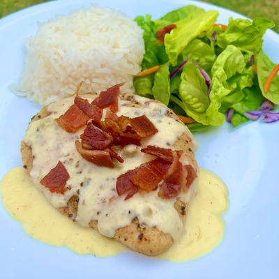 Peppered Garlic Chicken w/ White Wine Cream Sauce
